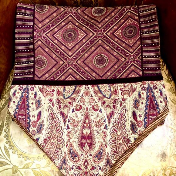 NWT EASTERN ACCENTS 90" Table Runner Burgundy & Gold Damask w Tassels - Picture 4 of 4